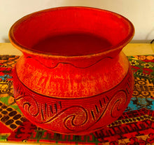 Load image into Gallery viewer, One-of-a-Kind Vintage American Pottery Bowl – Signed, Hand-Carved Home Decor