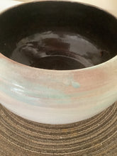 Load image into Gallery viewer, Pottery Bowl - Light Green