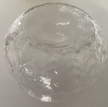 Load image into Gallery viewer, Clear glass bowl.